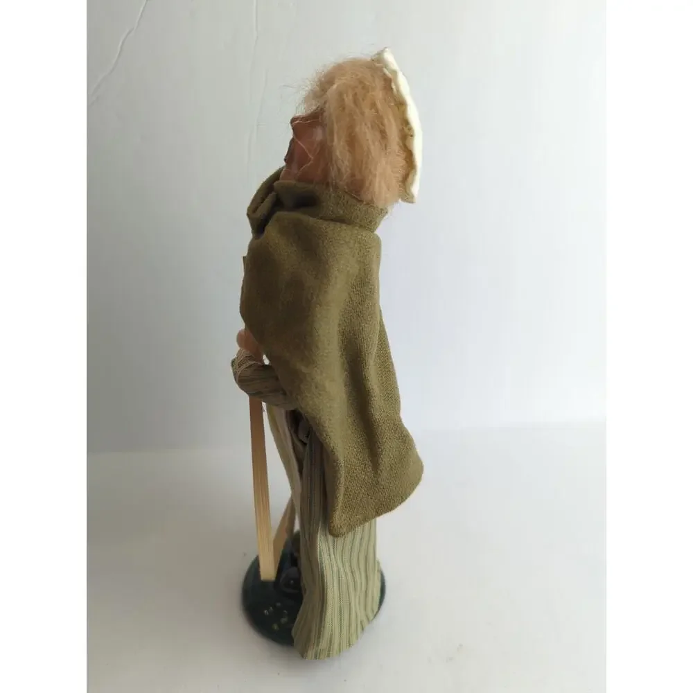 1998 Byers Choice Williamsburg Christmas Girl‎ with Hoop Caroler Signed